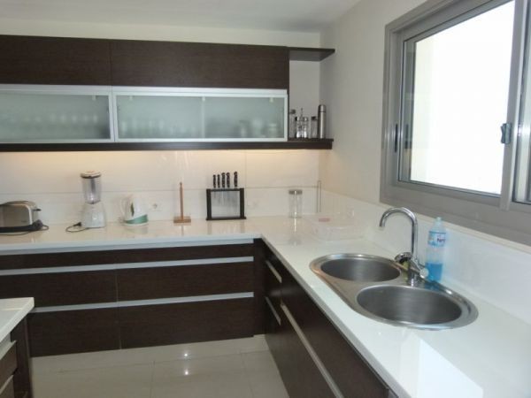 Lujoso departamento en edificio de categoría en 1º fila.